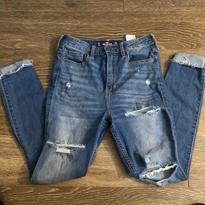 Hollister distressed Ultra High rise super skinny